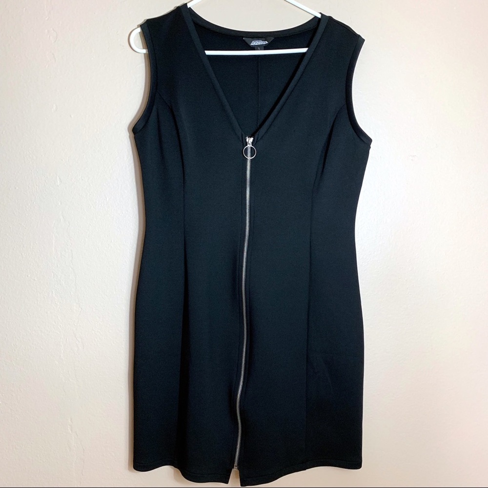 NWT Project Runway Zippered Front Dress